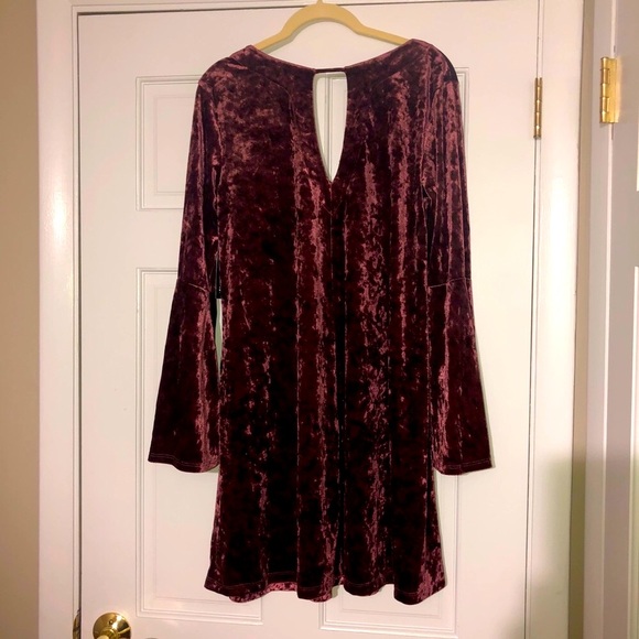 NWT a.n.a. V-neck Wine Medium Stretchy Velvet Dress - Picture 5 of 8
